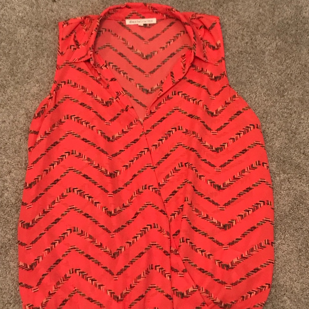 Women’s sleeveless blouse.